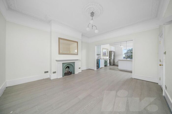 3 Bedroom Flat To Rent In Nassington Road, Hampstead, NW3