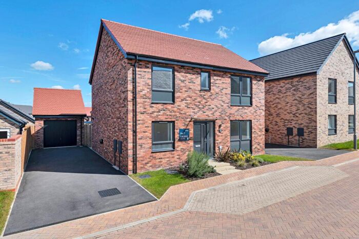 4 Bedroom Detached House For Sale In Off Watling Street, Whitehouse Park, MK8