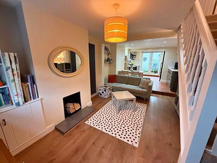 2 Bedroom Cottage For Sale In High Street, Wing, LU7