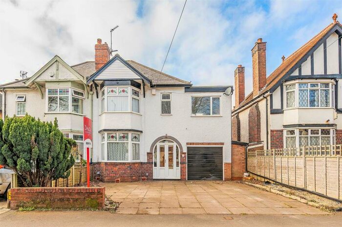 4 Bedroom Semi-Detached House To Rent In Barn Lane, Moseley, B13