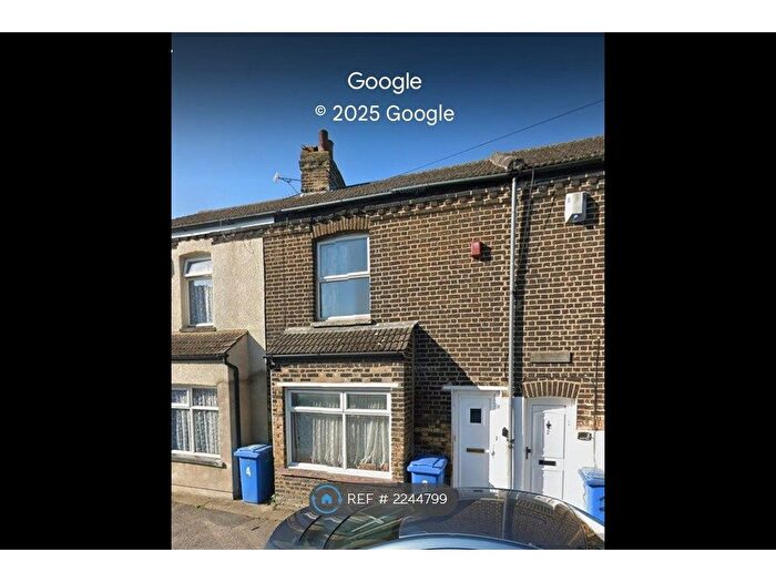 2 Bedroom End Of Terrace House To Rent In Seaview Terrace, Queenborough, ME11
