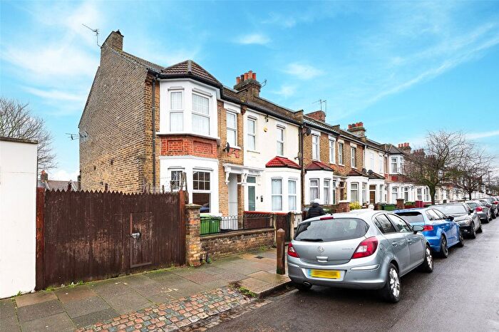 3 Bedroom End Terrace House For Sale In Ceres Road, Plumstead, SE18