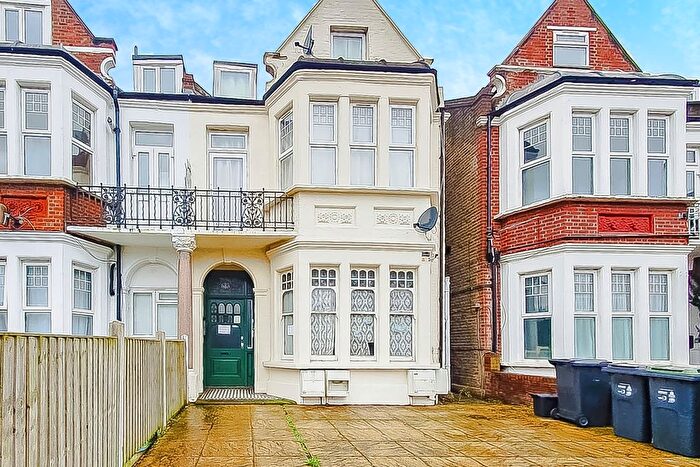 1 Bedroom Flat For Sale In London Road, Thornton Heath, Surrey, CR7