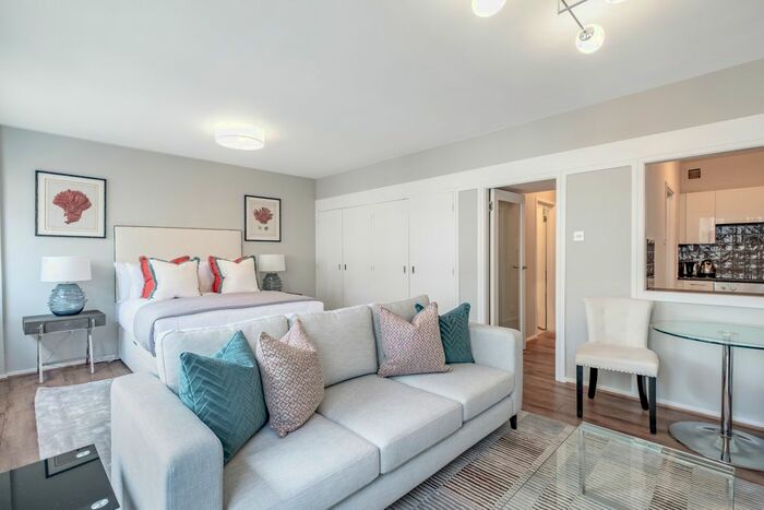 Studio To Rent In Luke House, Westminster, London, SW1P