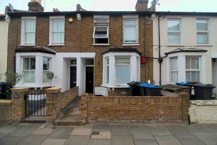 2 Bedroom Flat To Rent In Palmerston Road, London, SW19