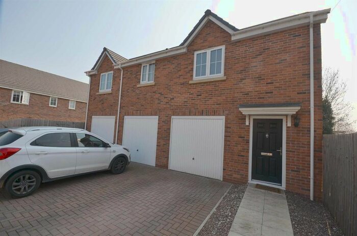 2 Bedroom Flat To Rent In Oulton Road, Stone, ST15