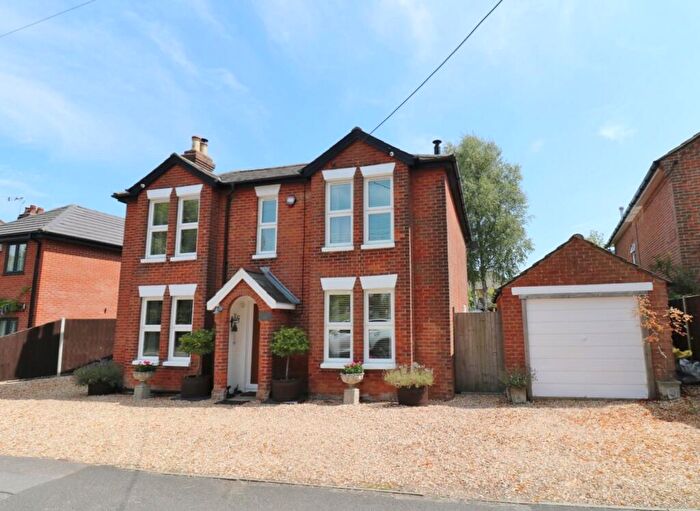 3 Bedroom Detached House For Sale In Bursledon Road, Hedge End, SO30