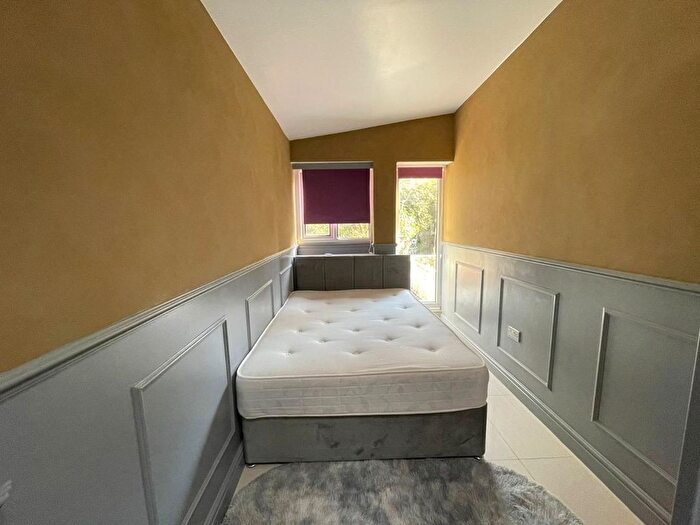 Studio To Rent In Engel Park, Mill Hill, NW7