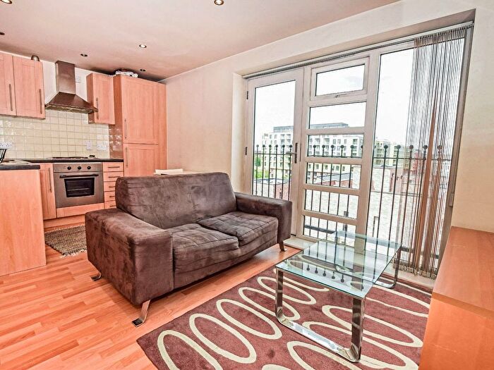 1 Bedroom Flat To Rent In The Royal, Wilton Place, Salford, Manchester, M3
