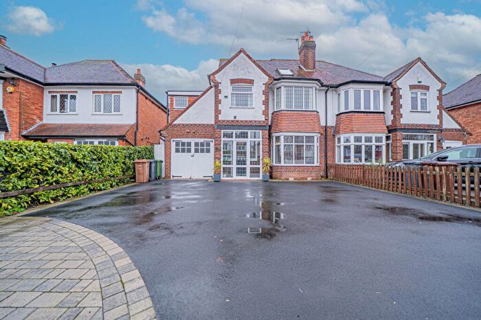 5 Bedroom Semi Detached House For Sale In Thornby Avenue, Solihull, B91