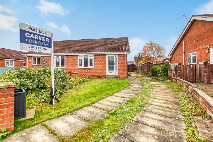 2 Bedroom Semi-detached Bungalow For Sale In Newlands, Northallerton, DL6