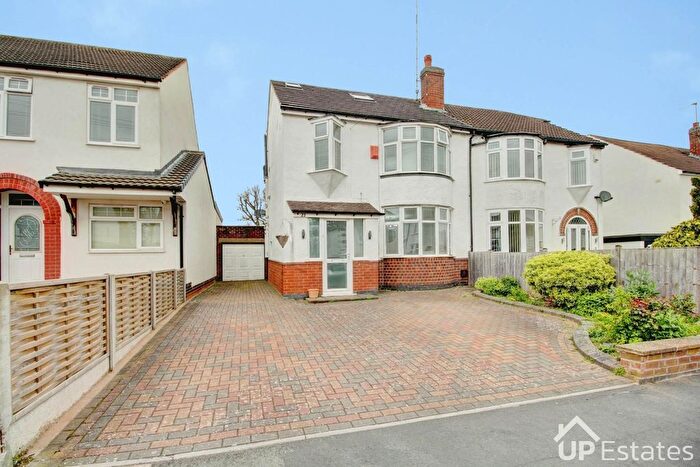 4 Bedroom Semi Detached House For Sale In Salisbury Avenue, Stivichall, Coventry, CV3