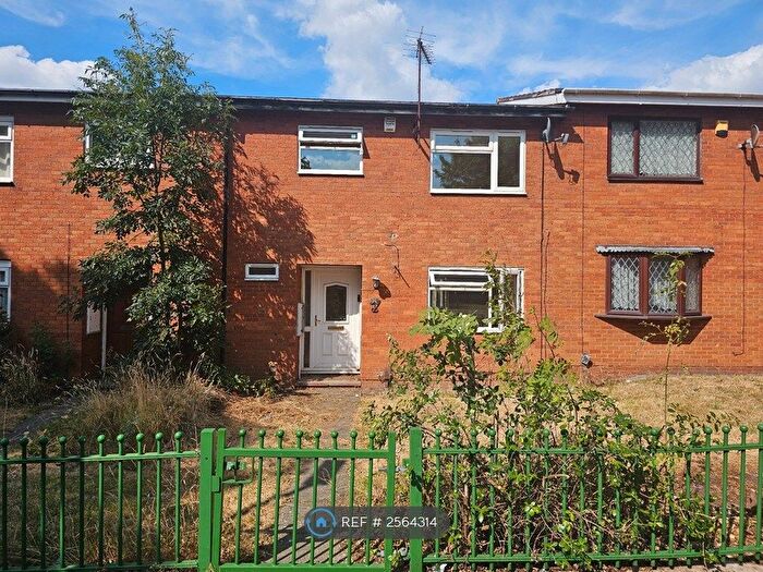 3 Bedroom Terraced House To Rent In Dilliars Walk, West Bromwich, B70