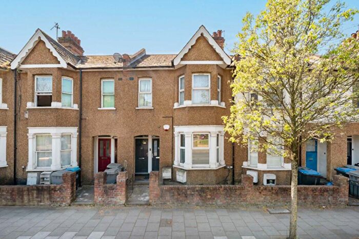 2 Bedroom Flat For Sale In Hillside, Stonebridge, NW10