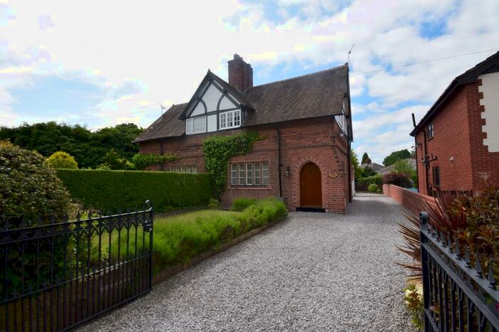 3 Bedroom Semi-Detached House To Rent In Dean Road, Rhosnesni, Wrexham, LL13