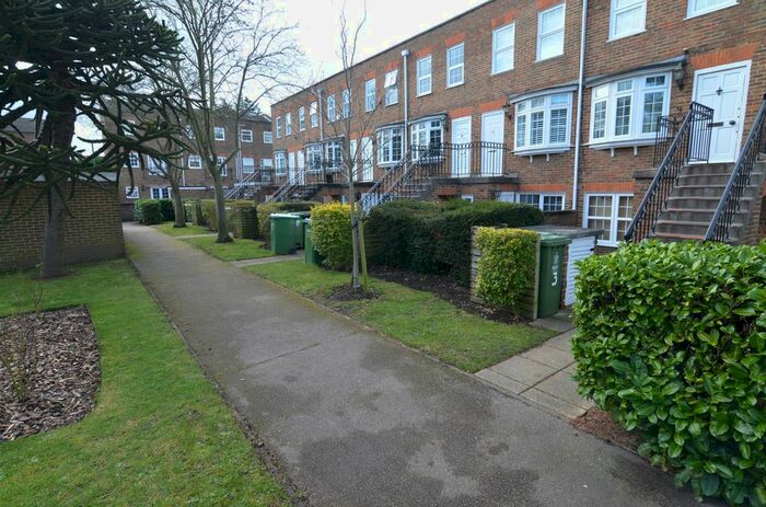 1 Bedroom Flat To Rent In Adams Square, Bexleyheath DA6