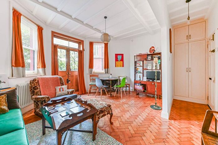 2 Bedroom Flat To Rent In Seymour Villas, Anerley, London, SE20