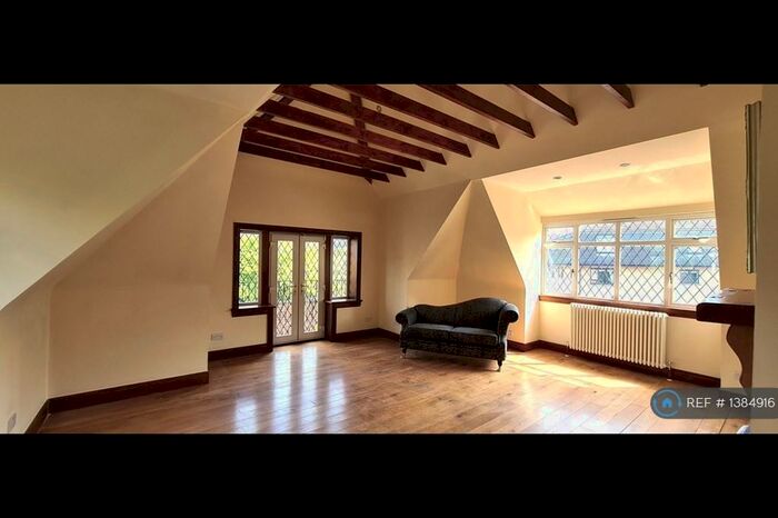 2 Bedroom Flat To Rent In Shawhill Road, Glasgow, G41