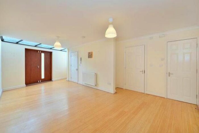 2 Bedroom Property To Rent In Brenthouse Road Brickfield Close, London, E9