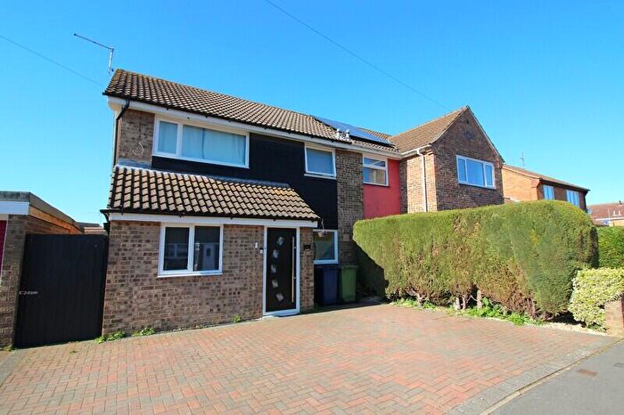 4 Bedroom Semi-Detached House For Sale In Davie Lane, Whittlesey, Cambs, PE7