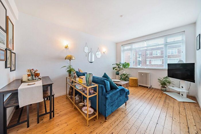 1 Bedroom Flat For Sale In Upper Richmond Road, London, SW15