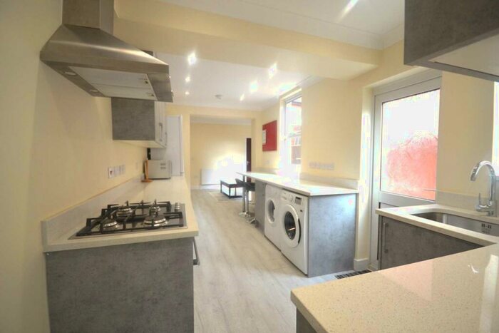 4 Bedroom Terraced House To Rent In Grange Avenue, Reading, RG6