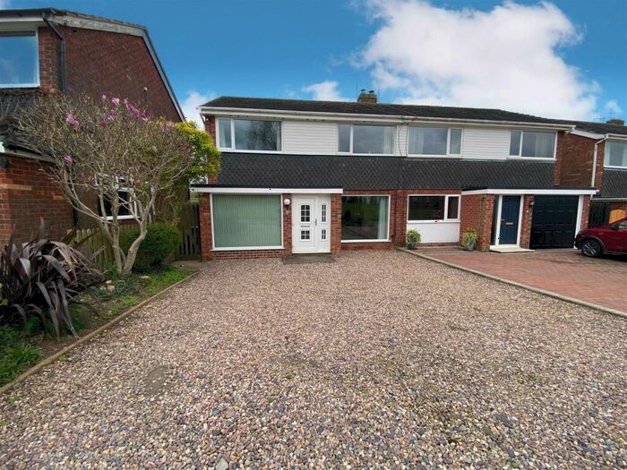 4 Bedroom Semi-Detached House For Sale In Moat Close, Thurlaston, LE9