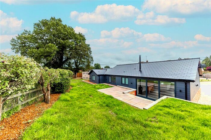 3 Bedroom Detached Bungalow To Rent In Pipers Lane, Aley Green, Aley Green, LU1