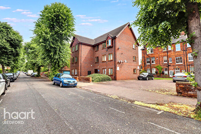 Studio To Rent In Chaucer Road, Bedford, MK40