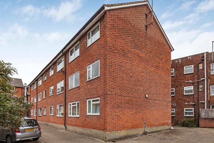 2 Bedroom Flat To Rent In St Clements, Oxford, OX4