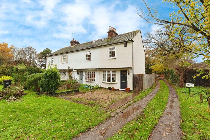 2 Bedroom End Terrace House For Sale In Portsmouth Road, Thames Ditton, KT7