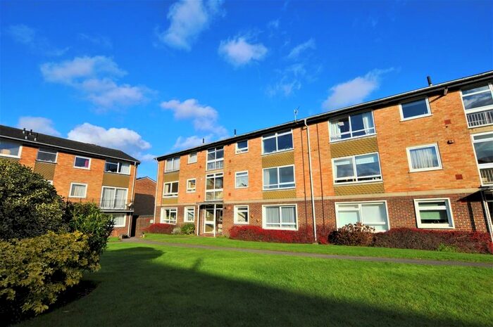 3 Bedroom Apartment To Rent In Wilderness Court, GU2