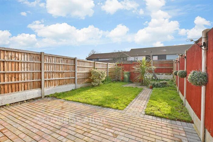 3 Bedroom Terraced House For Sale In Malyons, Basildon, Essex, SS13