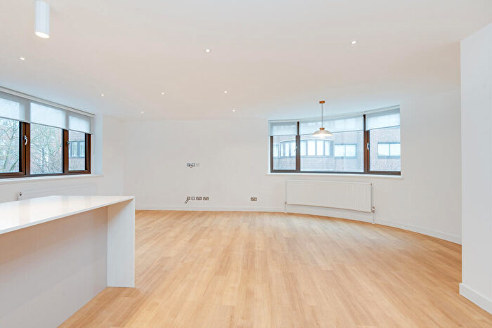 2 Bedroom Apartment To Rent In Queens Court, Finchley Road, St John's Wood, London, NW8