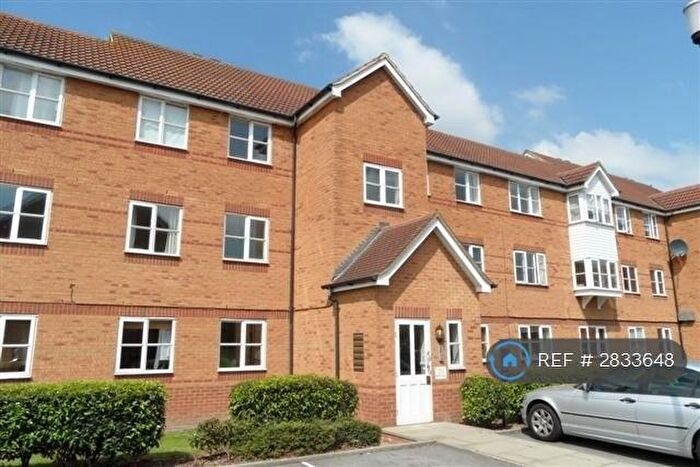 2 Bedroom Flat To Rent In Aspen Grove, Aldershot, GU12