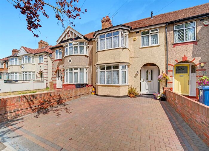 3 Bedroom Terraced House For Sale In Rydal Crescent, Perivale, UB6