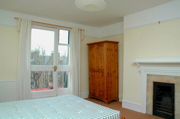 1 Bedroom Flat To Rent In Croftdown Road, Dartmouth Park, London, NW5