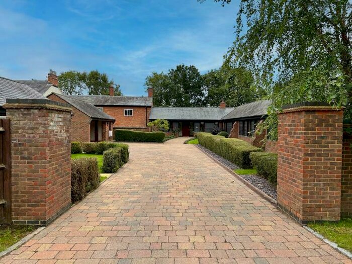 4 Bedroom Semi-Detached Bungalow To Rent In Powells Barn, Tattenhoe Bare Farm, Kingsmead, MK4