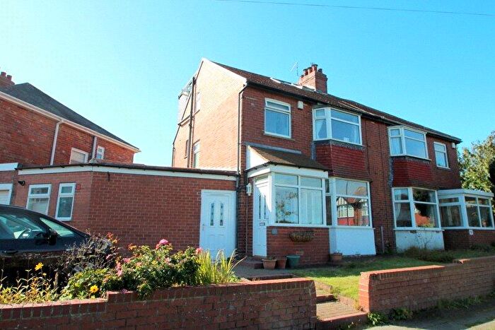 3 Bedroom Semi-Detached House For Sale In Wansbeck Avenue, Cullercoats, Tyne And Wear, NE30
