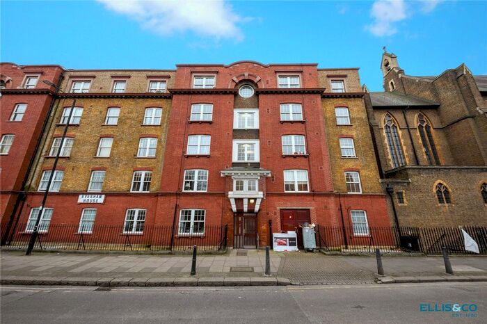 1 Bedroom Flat To Rent In Evesham House, Old Ford Road, London E2