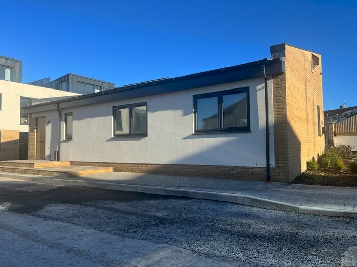 3 Bedroom Detached House To Rent In Bath, BA2