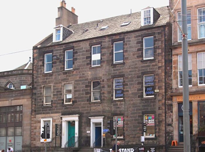 3 Bedroom Flat To Rent In York Place, New Town, Edinburgh, EH1
