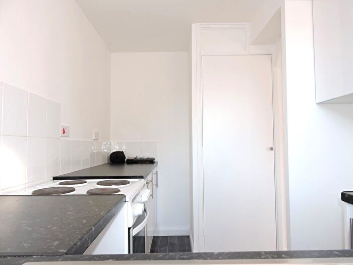 1 Bedroom Flat For Sale In Cobbett Close, Enfield Wash, Middlesex, EN3