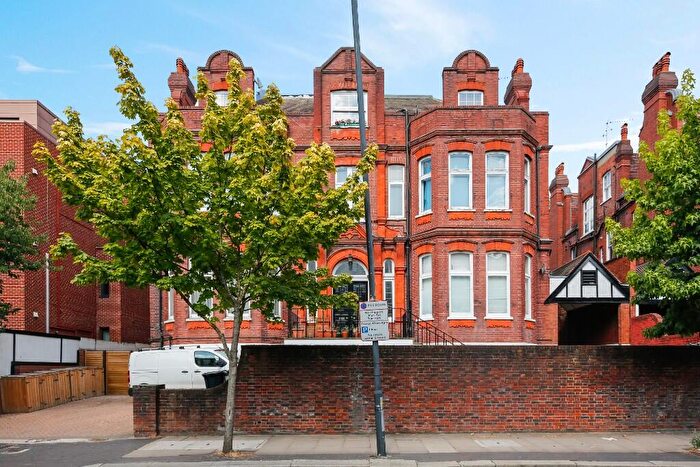 4 Bedroom Flat To Rent In Finchley Road, London, NW3