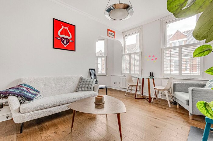 2 Bedroom Flat To Rent In New Kings Road, Parsons Green, SW6