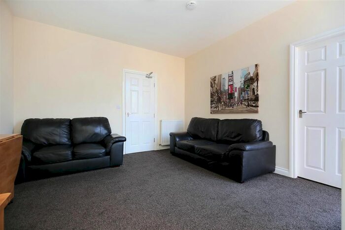 4 Bedroom Maisonette To Rent In Lonsdale Terrace, Jesmond, Newcastle Upon Tyne NE2