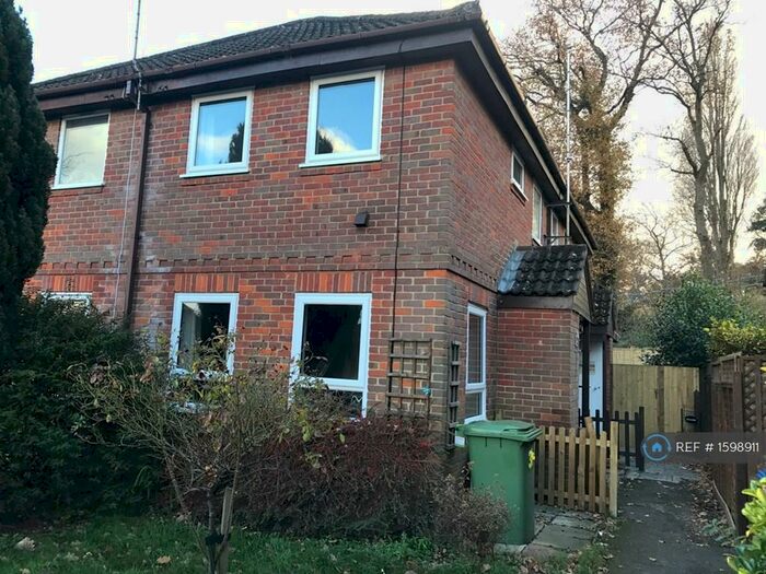1 Bedroom Semi-Detached House To Rent In Northampton Close, Bracknell, RG12