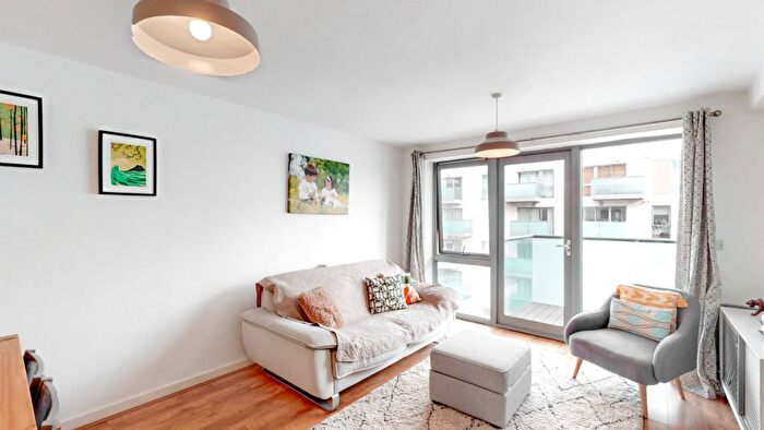 2 Bedroom Flat For Sale In Vickery's Wharf, Stainsby Road, London, E14