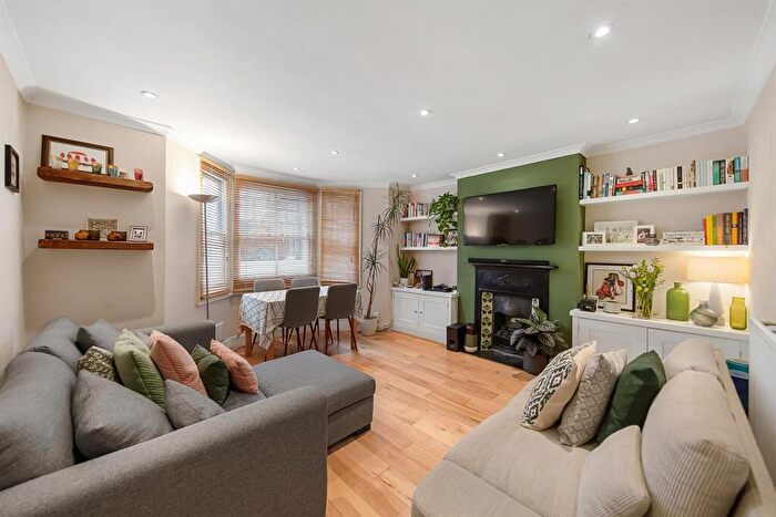 2 Bedroom Flat To Rent In Shelgate Road, London, SW11