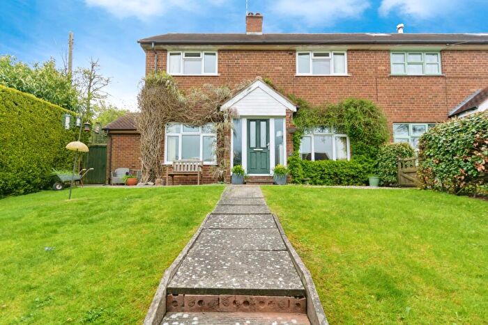 3 Bedroom Semi-Detached House For Sale In Lea End Lane, Birmingham, West Midlands, B38